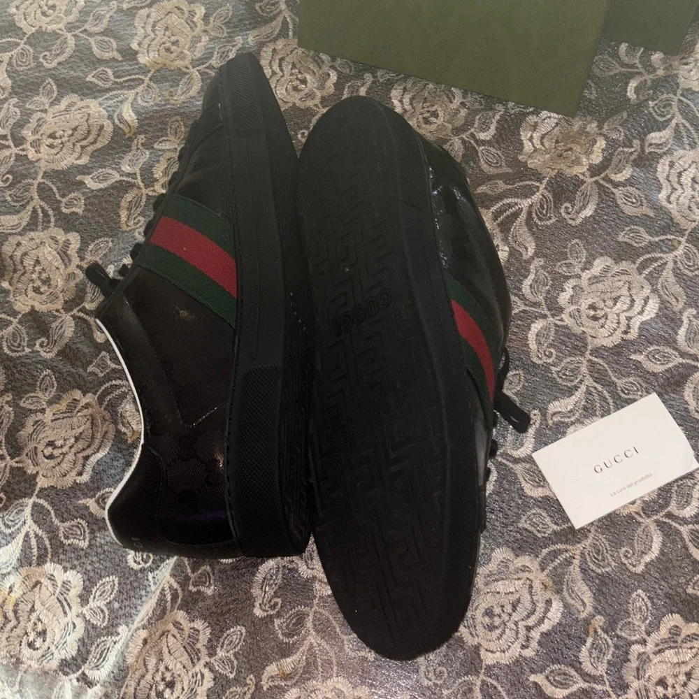 Gucci Black Leather Sneakers with Red and Green Accents. Accepting all offers! - Picture 7 of 10